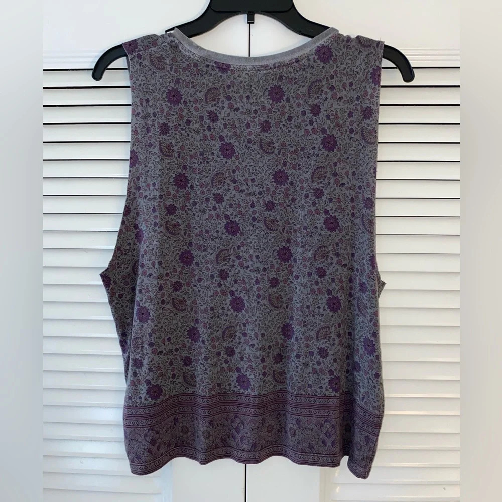 AMERICAN EAGLE Soft & Sexy Grey Floral Tank - Picture 6 of 10